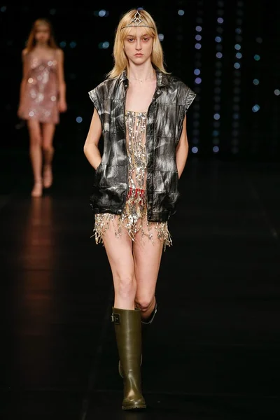 Look 39